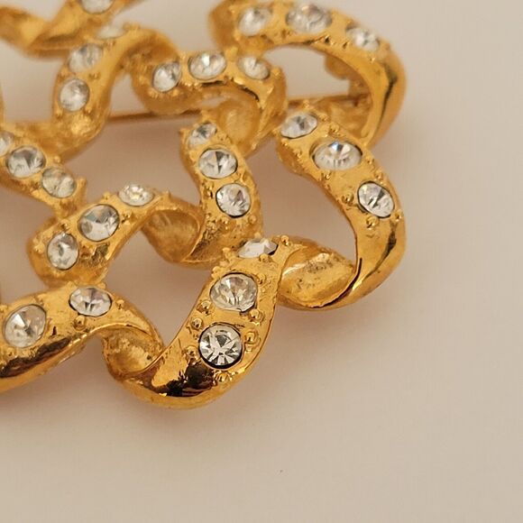 Vintage Avon 1998 Gold Tone Clear Rhinestone Flower Brooch Pin - Picture 6 of 8